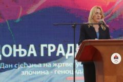 ДОЊА ГРАДИНА, 8. МАЈА /СРНА/ - Предсједник Републике Српске Жељка Цвијановић истакла је да је годишњица сјећања на жртве јасеновачког геноцида несумњиво једна од најзначајнијих у нашој тешкој, сувише страдалничкој, али и херојској историји.